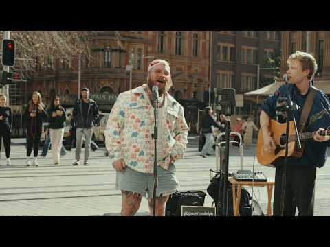 Lose Control Teddy Swims Surprise Street Show with Pace Randolph thumbnail from Pace Randolph